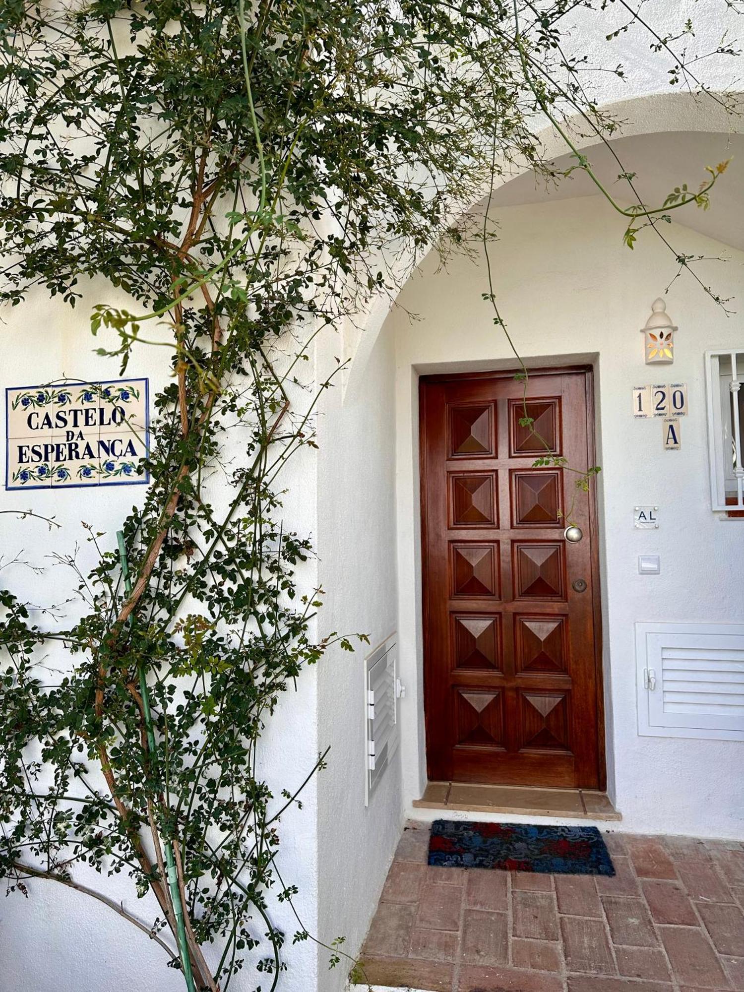 Castelo Da Esperanca Na Vila Sra Da Rocha Porches  Exterior foto